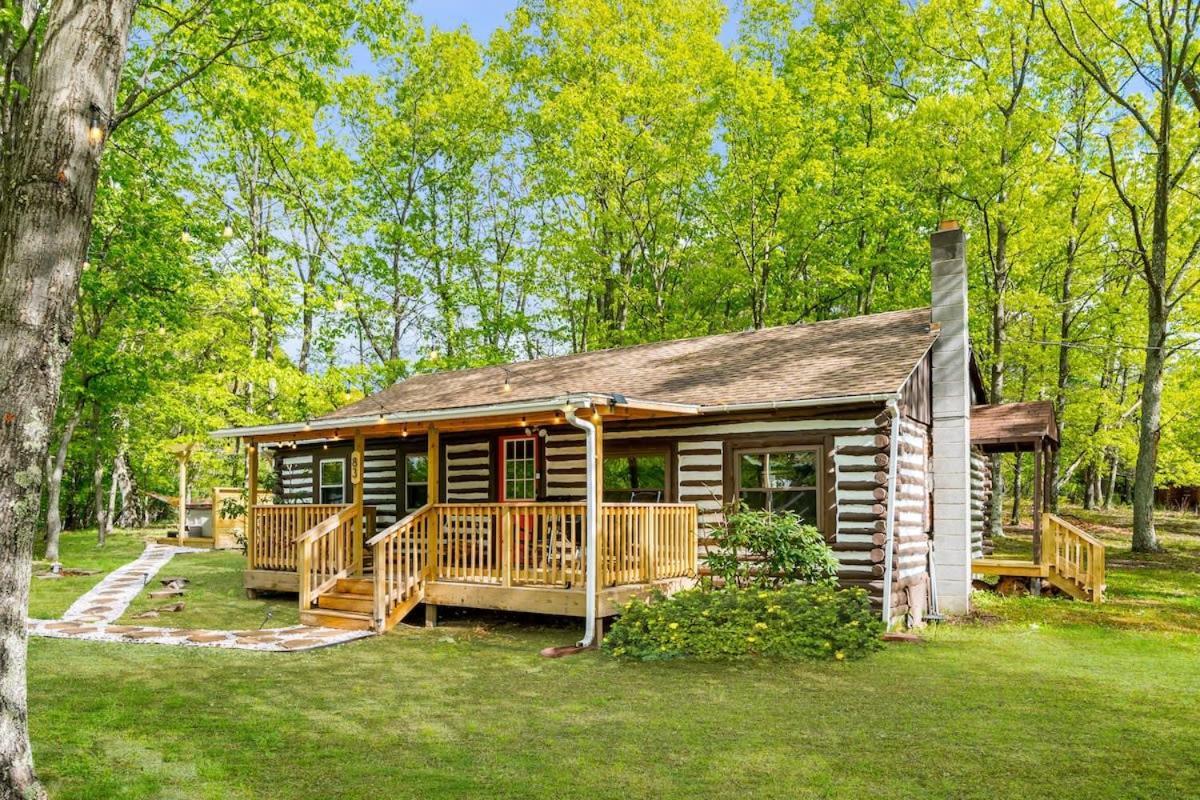 Modernized Log Cabin W Hot Tub Fire Pit & Views Berkeley Springs Buitenkant foto