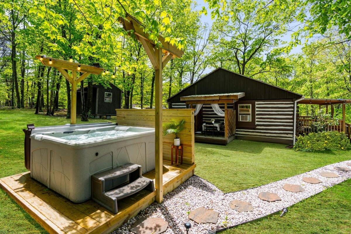 Modernized Log Cabin W Hot Tub Fire Pit & Views Berkeley Springs Buitenkant foto