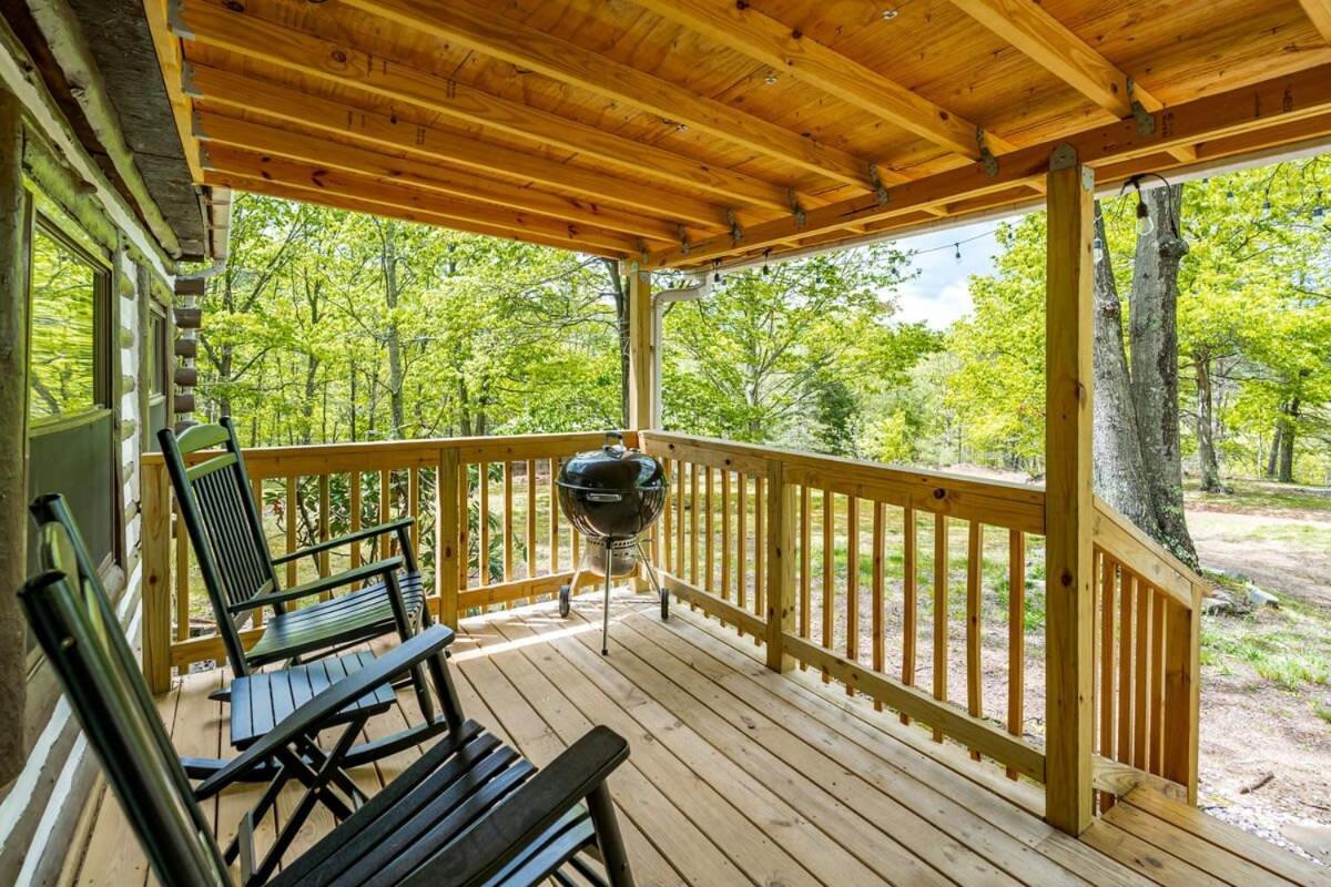 Modernized Log Cabin W Hot Tub Fire Pit & Views Berkeley Springs Buitenkant foto